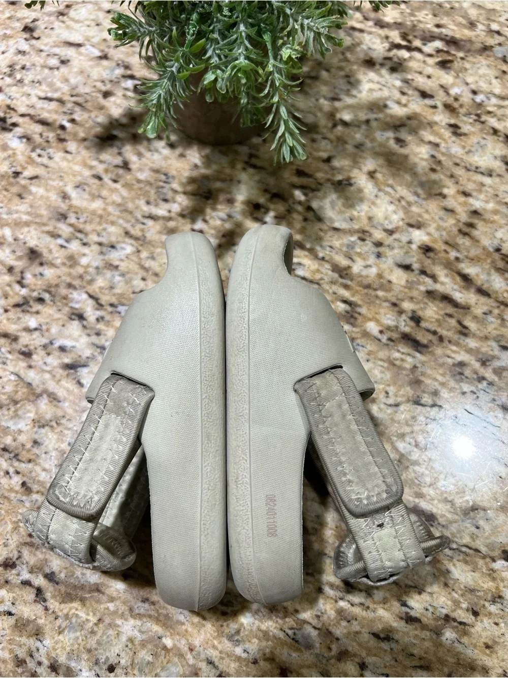 Adidas Beige Toddler Trefoil Slide Sandals with Adjustable Back Strap 7K